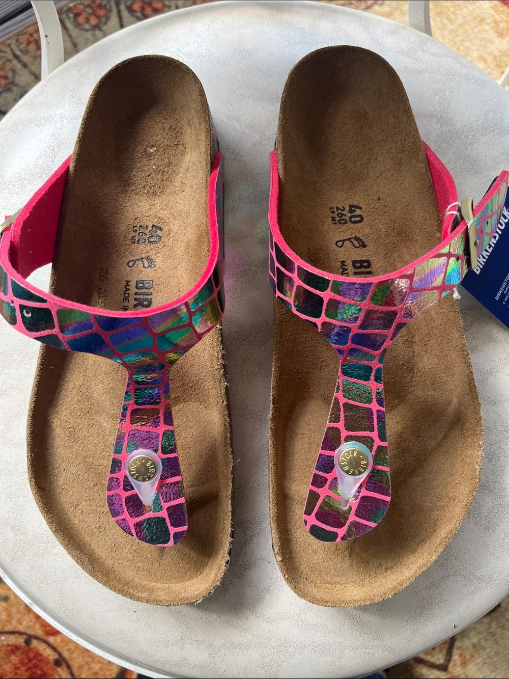 NWT - Birkenstock Gizeh Gator Gleam raspberry sandals size 40